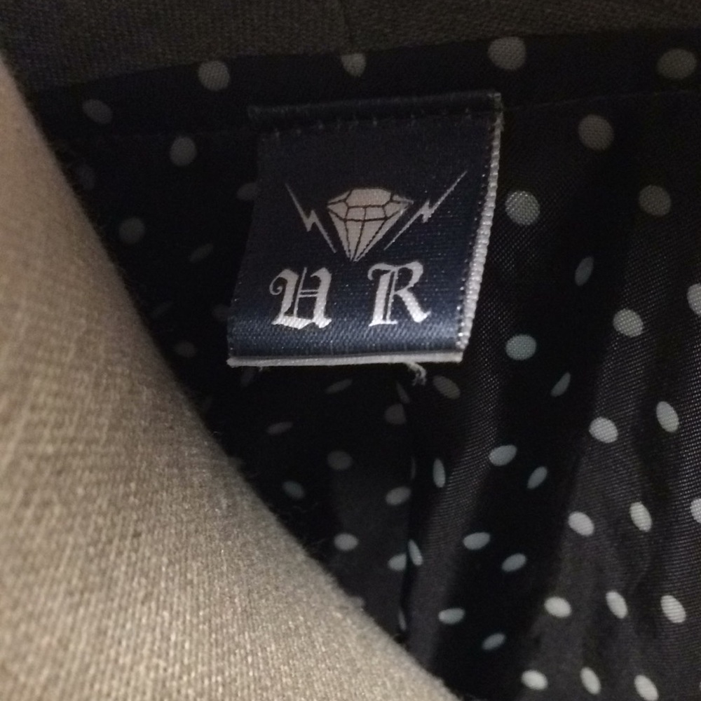 SOLD Vintage Urban Outfitters Gray Cape Modern - Picture 4 of 7